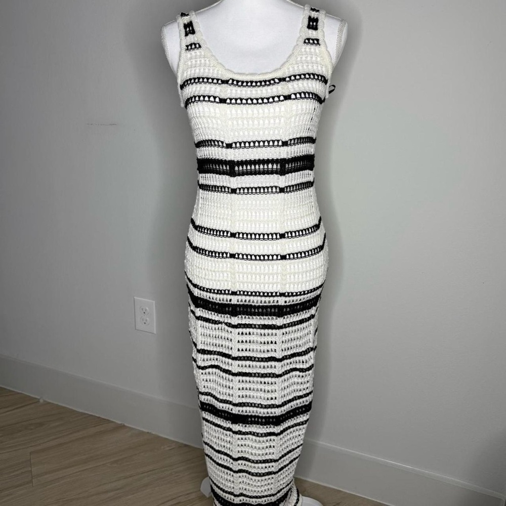 Forever 21 Black & White Crochet Maxi Cover-Up Dress – Size Small (NWT)